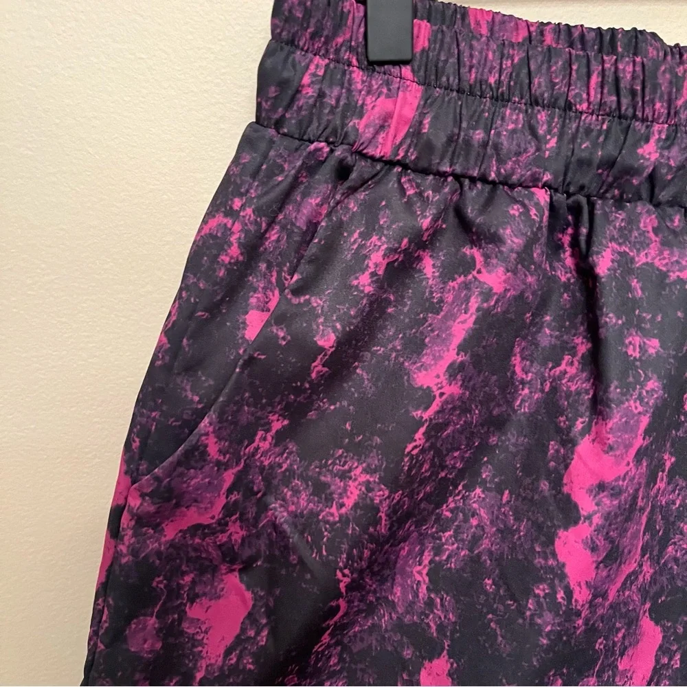 Romwe Men’s Swim Trunks Purple and Black Tie Dye Size Large Beach Vacation
